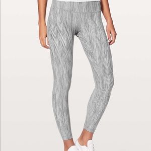 Lululemon Wunder Under Hi-Rise 7/8 - Size 6